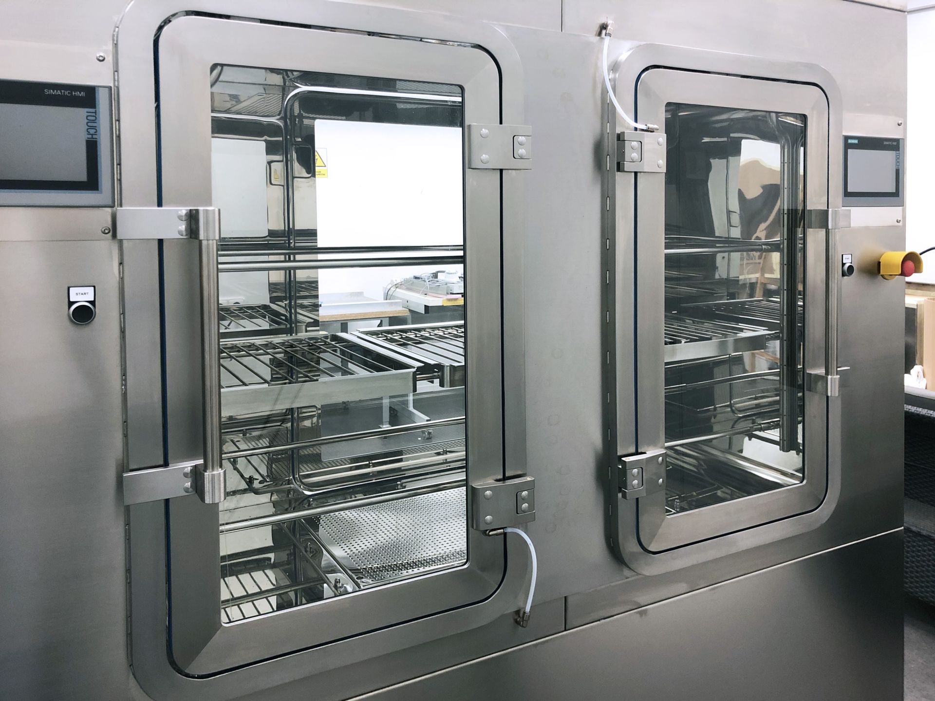 VHP Decontamination Lock
