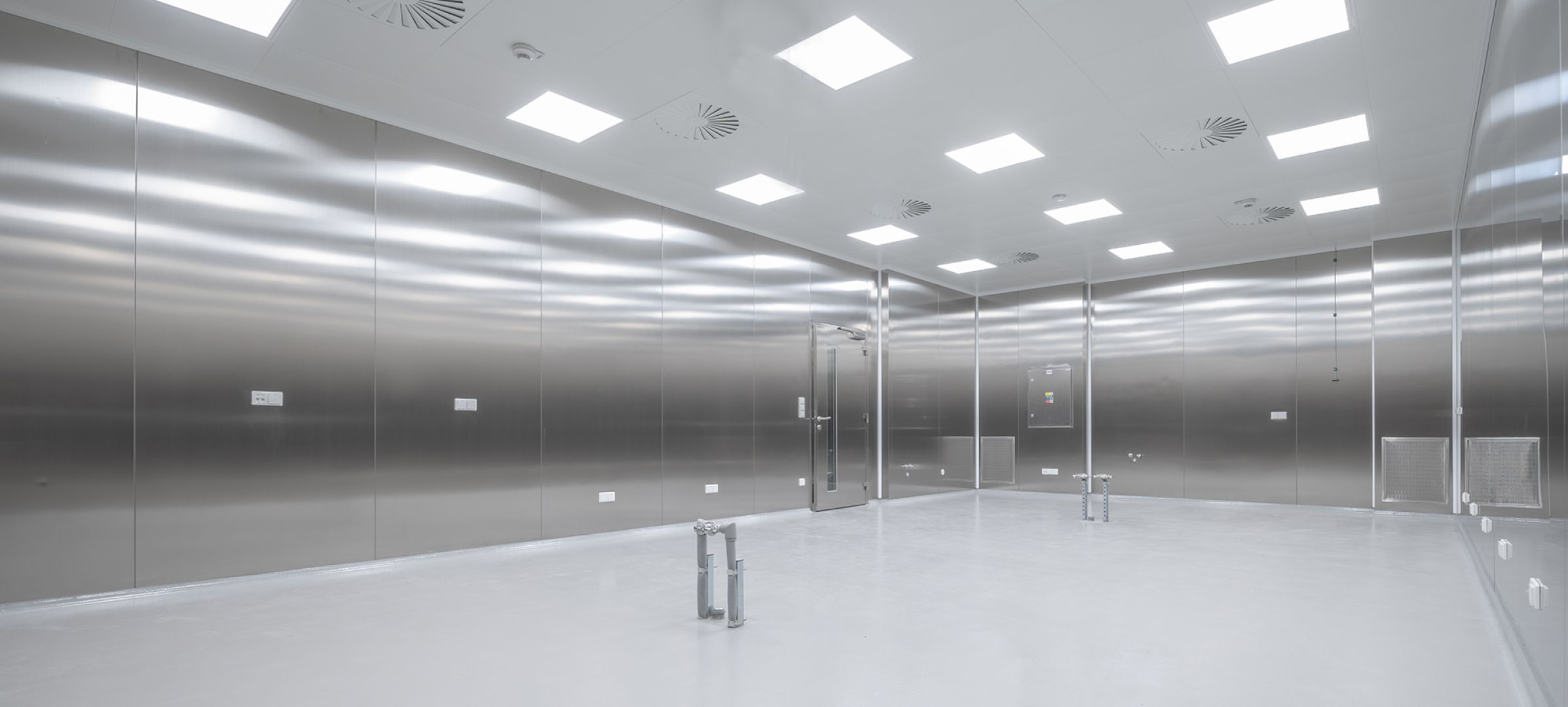 Cleanroom Solutions,<br>Automation & Isolator<br>Technology