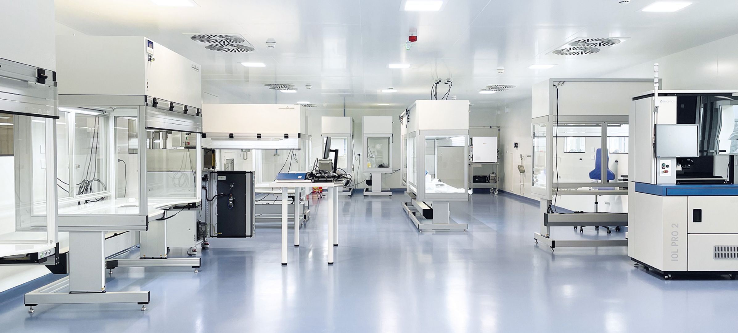 Cleanroom Solutions,<br>Automation & Isolator<br>Technology